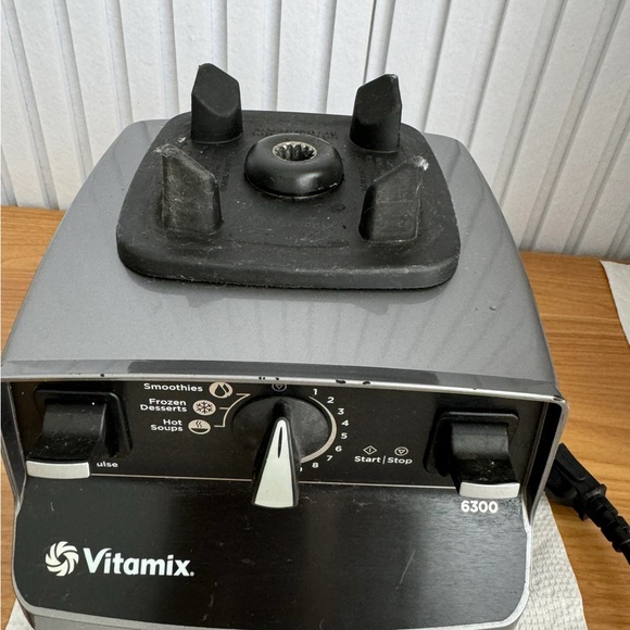 vitamix 6300 blender - Picture 3 of 4